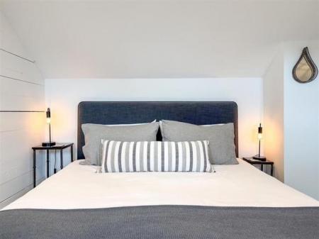 Bed.jpg