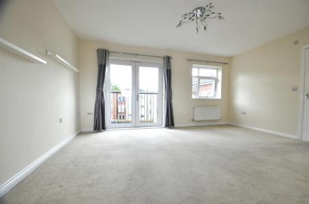 Spacious Living / Dining Room