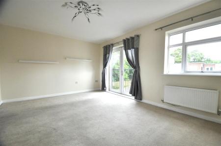 Spacious Living/Dining Room