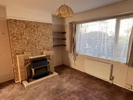 Spacious Living/Dining Room