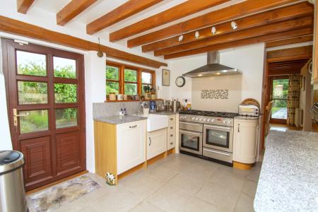 Modern Fitted Kitchen