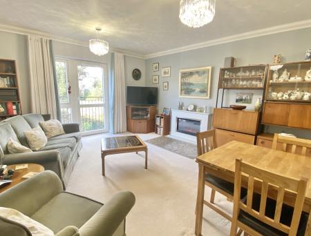 Sitting/Dining Room
