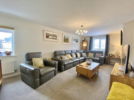 Spacious Sitting Room