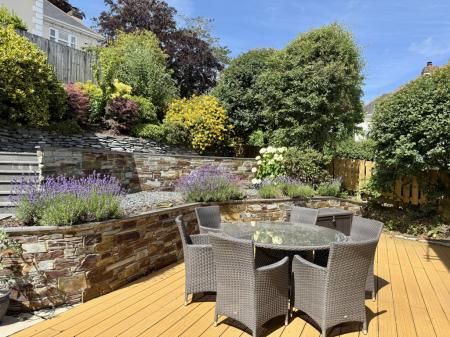 Sunny Gardens