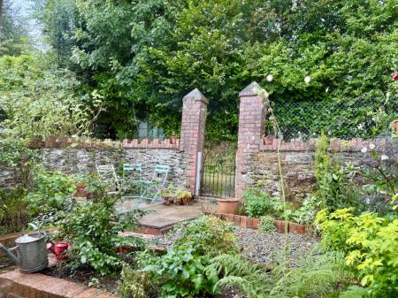 Pretty Rear Garden