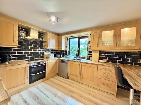 Integrated Fridge & Oven/Hob