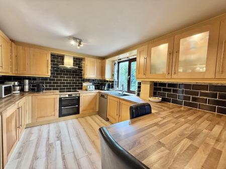 Kitchen with Breakfast Bar