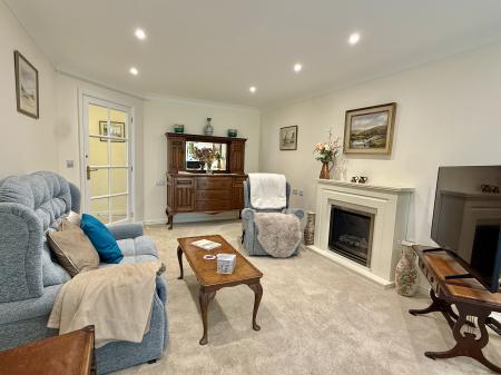 Sitting/Dining Room