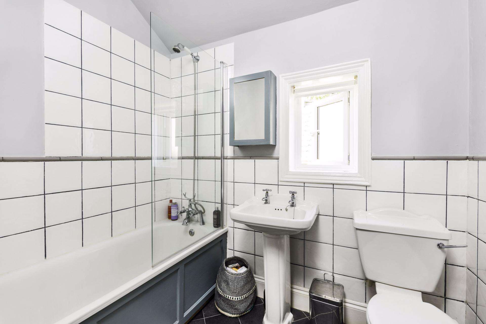 4 bedroom House for sale in Bath