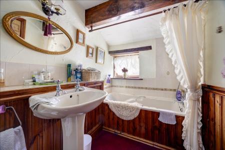 En-Suite Bathroom