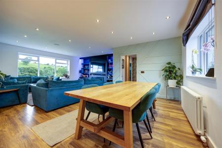 Open Plan Sitting & Dining Room