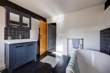 Bath_03.jpg