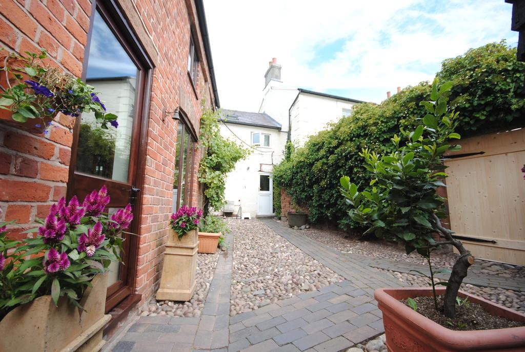 2 bedroom Barn Conversion for rent in Market Drayton