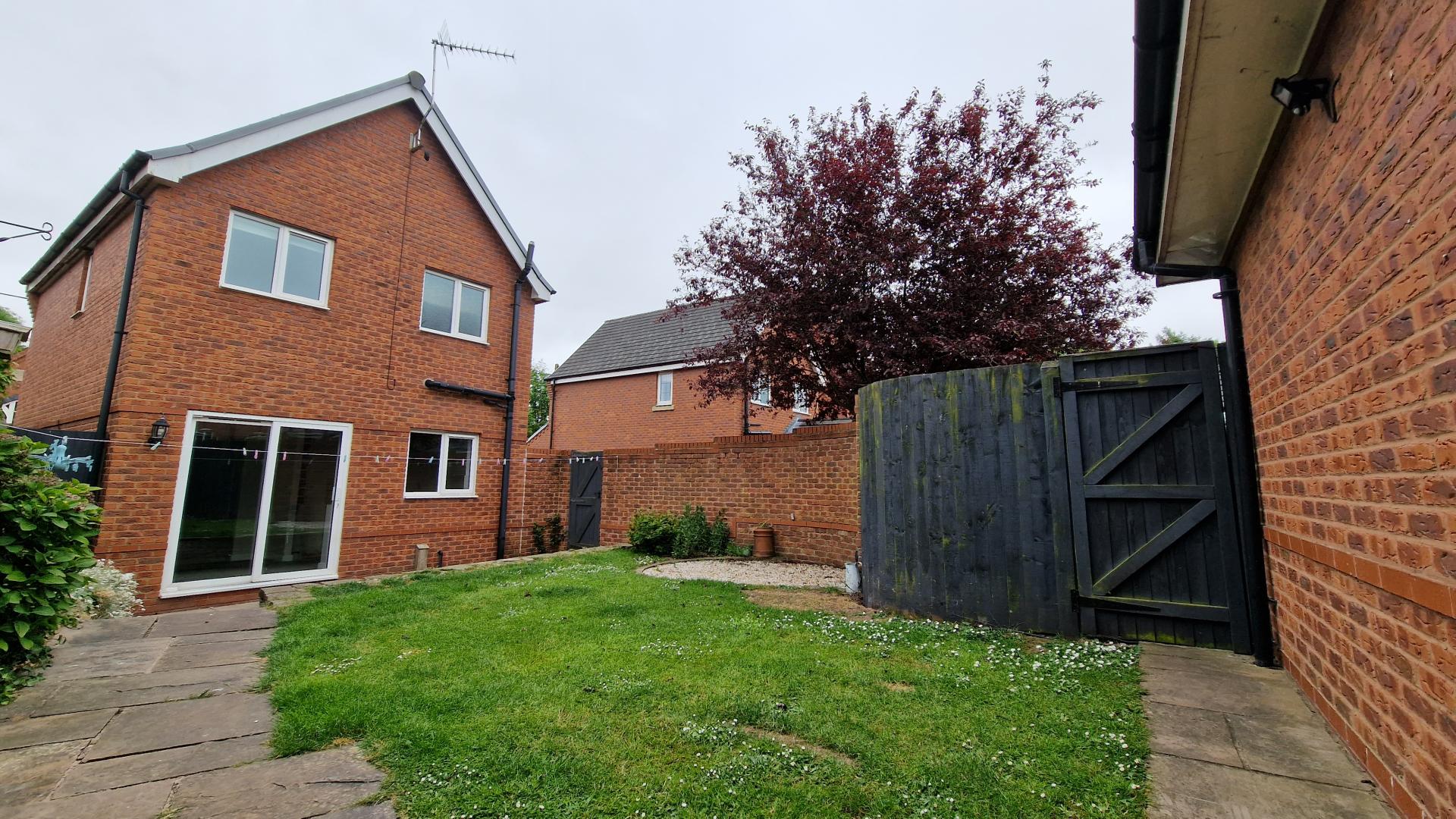 3 bedroom Detached House for rent in Crewe