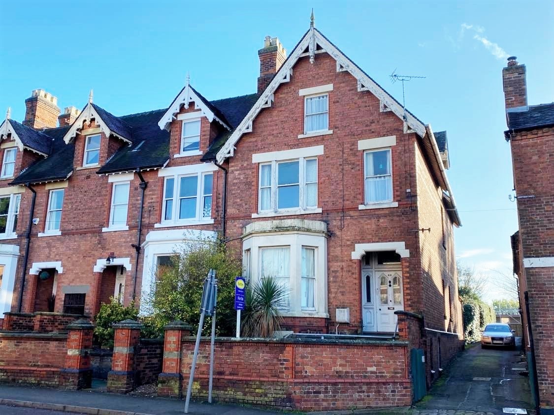 5 bedroom Townhouse for sale in Market Drayton