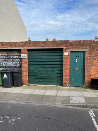 Garage 1.jpg