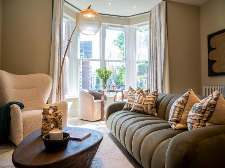 Southsea Show Flat HR-58.jpg