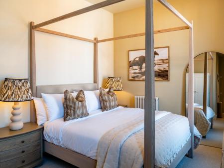 Southsea Show Flat HR-26.jpg