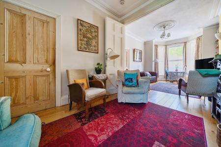 1294907-24-6827510c2252c-ARW .jpg