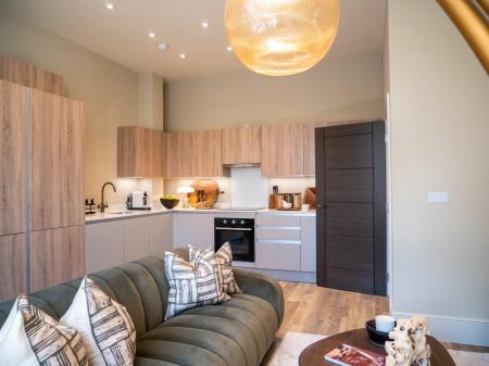 Southsea Show Flat HR-46.jpg