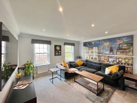 Cambridge Mews- Lounge .JPG