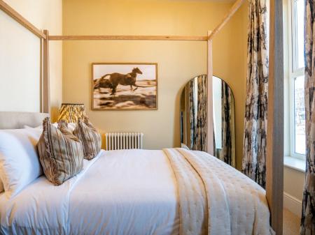 Southsea Show Flat HR-38.jpg