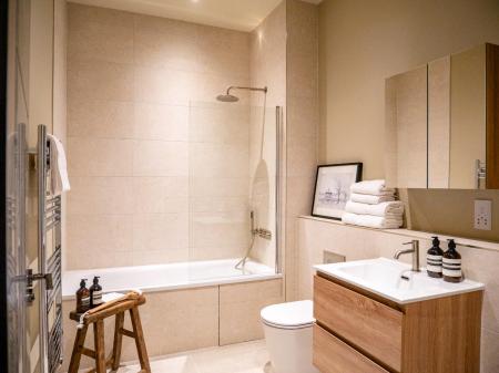 Southsea Show Flat HR-9.jpg