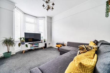 1251960 (2).jpg
