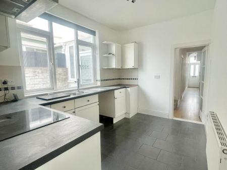 kitchen1.jpg