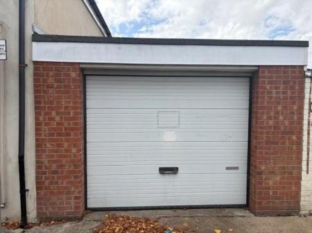 garage 1.jpg