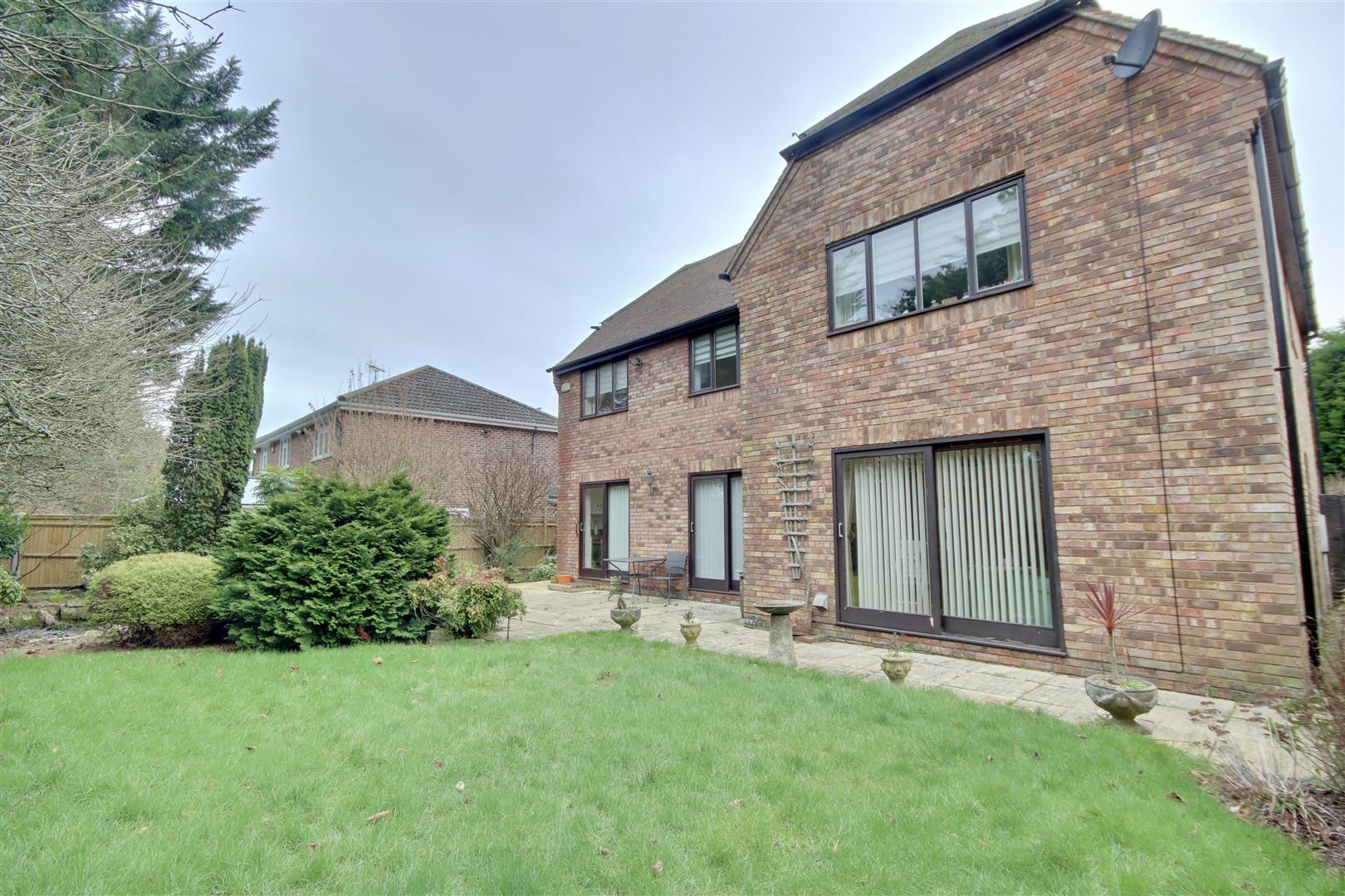 4 bedroom Detached House for sale in Rowlands Castle