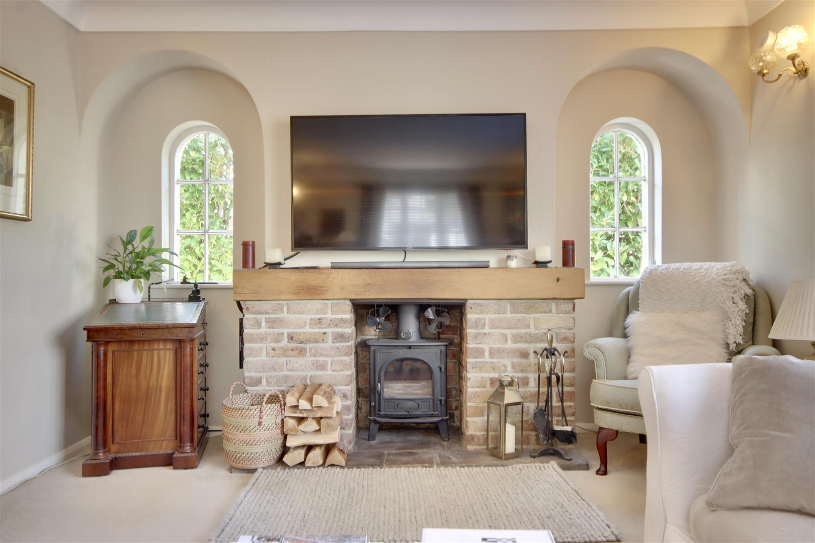 4 bedroom Detached House for sale in Rowlands Castle