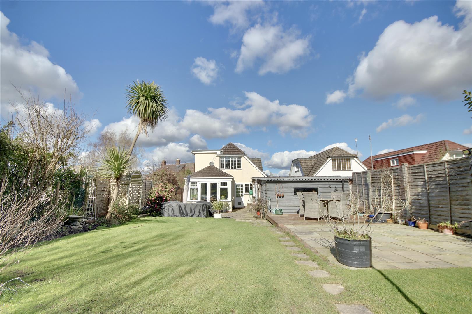 4 bedroom Detached House for sale in Rowlands Castle