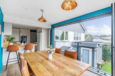 DINING ROOM/OUTLOOK