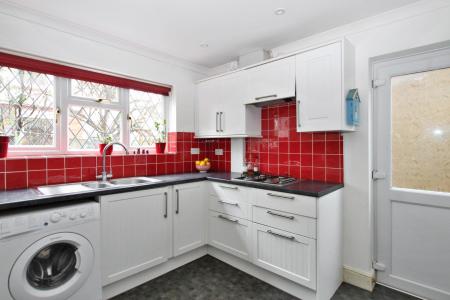 9017273-102467-133838430939640615-dab588a4-774f-c6