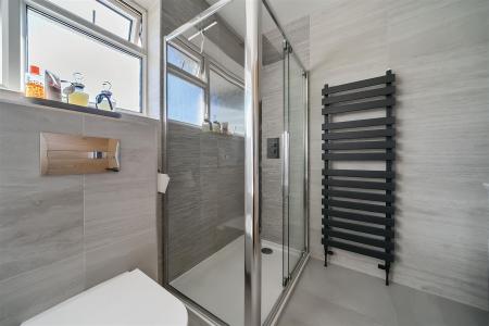 Familiy Bathroom