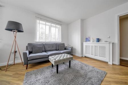 KITCHEN/RECEPTION