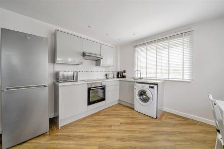 KITCHEN/RECEPTION