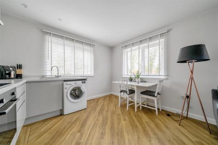 KITCHEN/RECEPTION