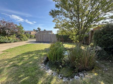 FRONT GARDEN