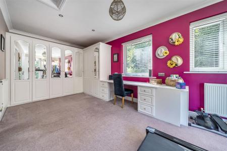 DRESSING ROOM/OFFICE