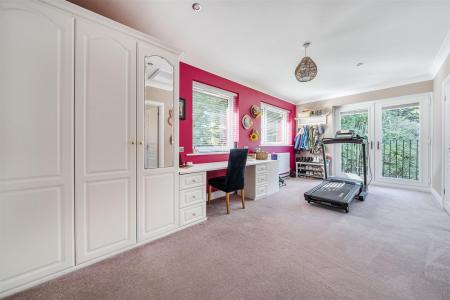 DRESSING ROOM/OFFICE