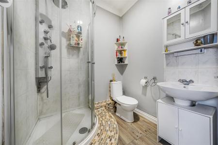 EN SUITE