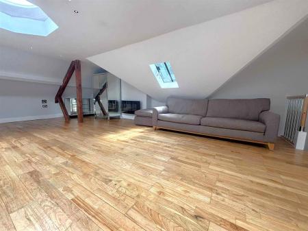 LOUNGE 1.jpg
