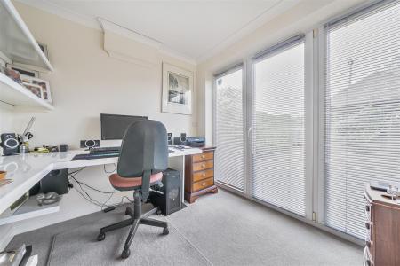 1371604-14-68f7acc49e087-ARW .jpg