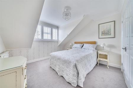 1371604-8-68f7acac7a5f0-ARW .jpg