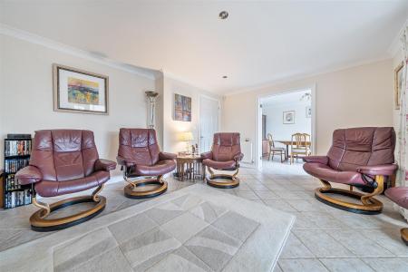 1371604-21-68f7ace19f63a-ARW .jpg