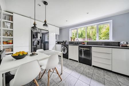 Kitchen/Breakfast Room