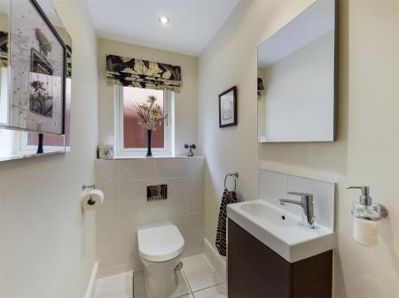 Contemporary Cloakroom/WC
