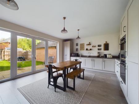 Living Kitchen/Dining Room